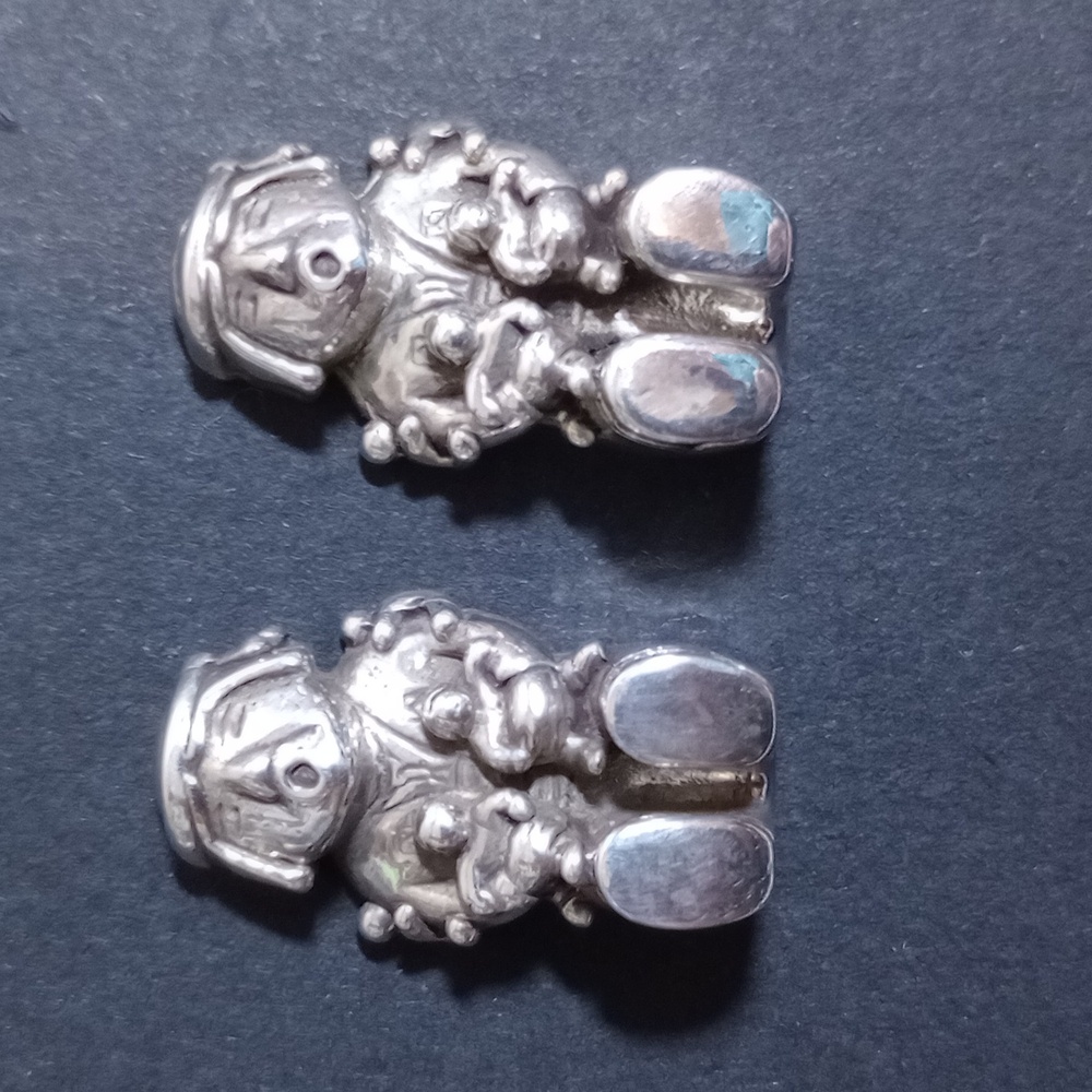 Storyteller Vintage Native American Sterling Silver  Stud Earrings - Picture 14 of 14
